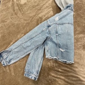 Crop denim jacket